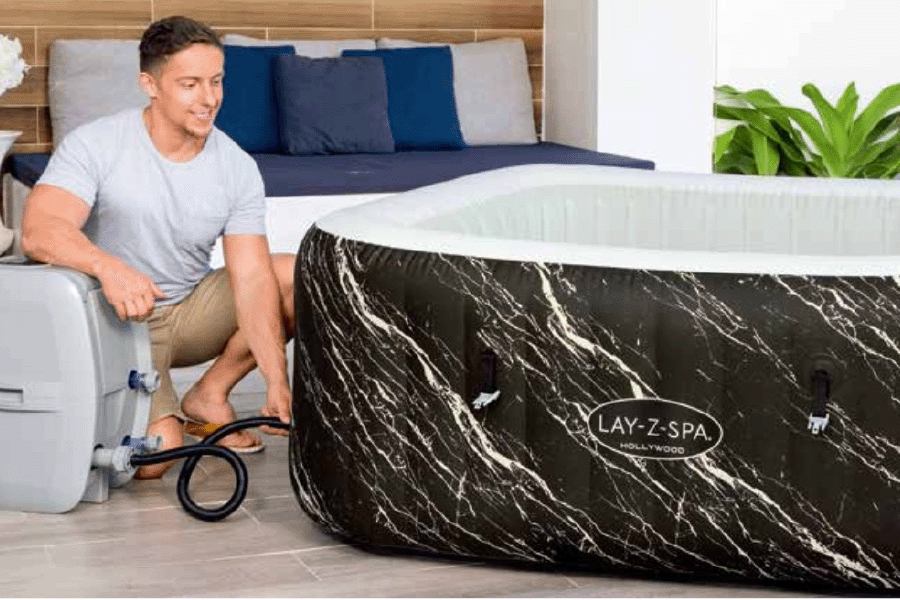Modern yaşamın stresinden uzaklaşmak ve evinizin konforunda spa keyfi yaşamak isteyenler için Bestway, Lay-Z-Spa markası altında sunduğu şişme jakuzilerle ideal bir çözüm sunar. Bestway Lay-Z-Spa jakuziler, hem ergonomik tasarımları hem de gelişmiş teknolojileriyle dikkat çeker. Kurulumu son derece pratik olan bu jakuziler, herhangi bir teknik bilgiye ihtiyaç duymadan kısa sürede kullanıma hazır hale gelir. Geniş model yelpazesi sayesinde farklı kullanıcı ihtiyaçlarına hitap eden Lay-Z-Spa serisi, masaj fonksiyonları, ısıtma sistemi ve mobil uygulama ile kontrol edilebilme özellikleriyle evinizde profesyonel bir spa deneyimi yaşamanıza olanak tanır. Bahçenizde, terasınızda ya da verandanızda kullanabileceğiniz bu taşınabilir jakuziler ile suyun rahatlatıcı etkisini ve masajın sağlığa faydalarını her gün deneyimleyebilirsiniz.
