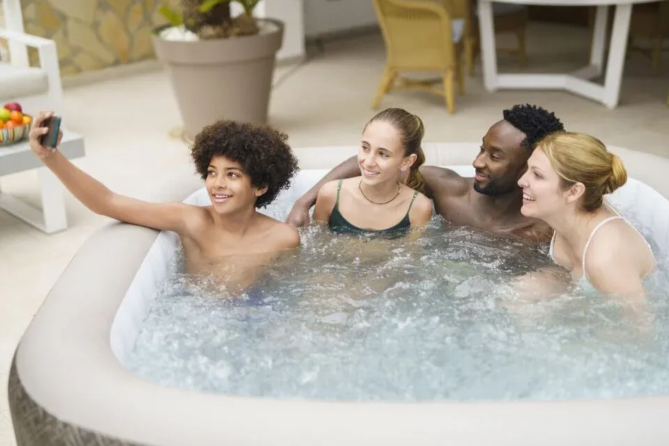 Lay-Z-Spa® Cabo Smart HydroJet™ 6001R Enerji Tasarruflu Şişme Spa Havuzu, Mobil Uygulama Kontrollü, 4-6 kişilik 180 X 180 X 71 cm