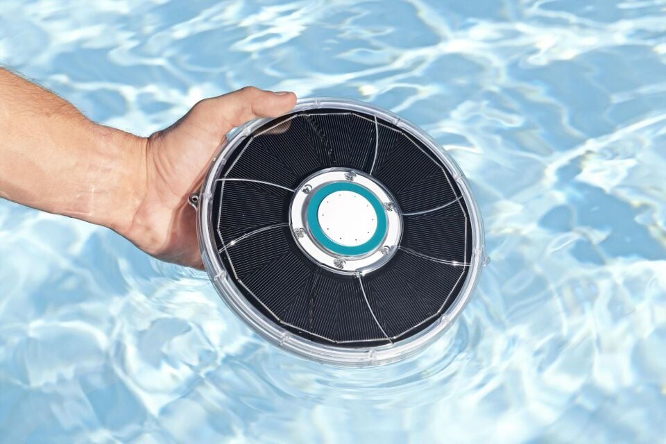 Bestway® FloatBright™ 58849 Güneş Enerjili LED Işıklandırnalı Havuz Fıskiye